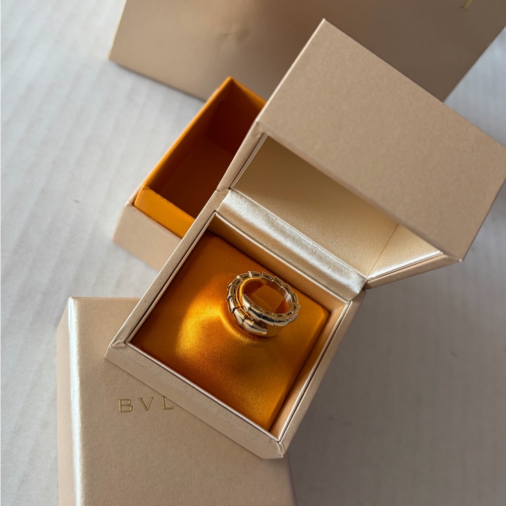 Bvlgari Serpenti Viper18k Yellow Gold Wrap Ring
USsize of approximately3.5to4.25 - Picture 11 of 16